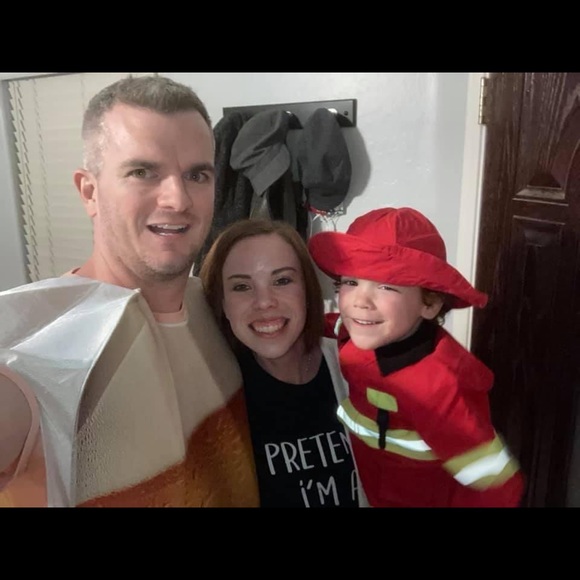 Meet your Posher, Sara - Picture 2 of 2